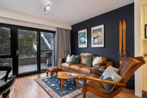 Lantern 1 Bedroom Deluxe with hot tub and car park
